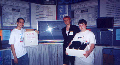 Emulators booth winners at Macworld 2000 New York