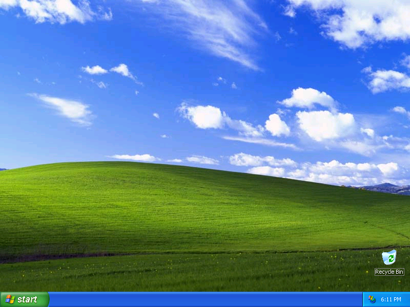 Windows XP default desktop